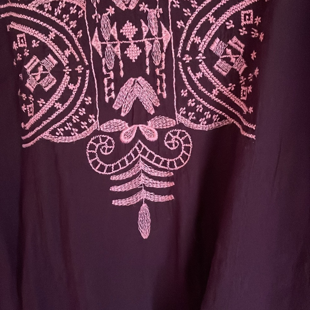 BURGUNDY! J. Jill embroidered tunic top Beautiful! - Picture 4 of 5
